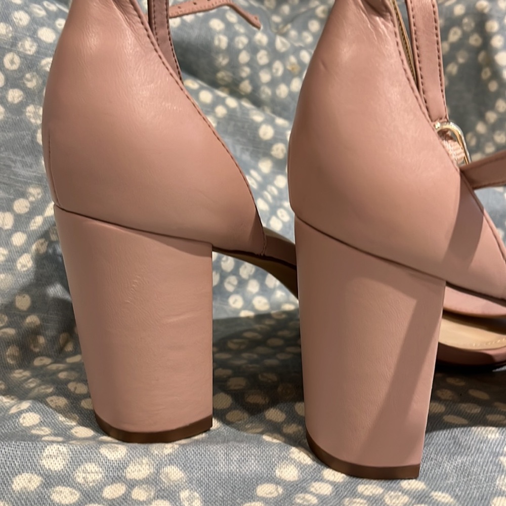 NWOT Vince Camuto heels